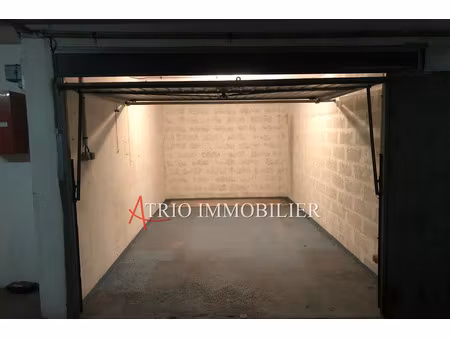 location parking 12 m² à saint-laurent-du-var (06700)  150 €