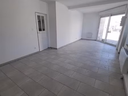 location maison 4 pièces 88 m² à signy-signets (77640)  920 €