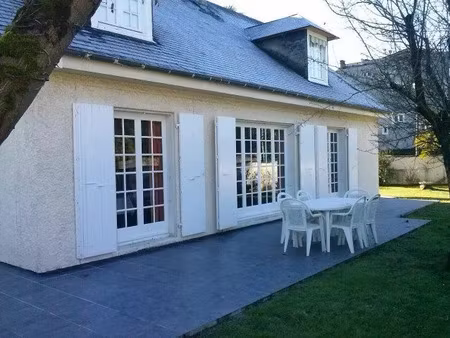 location maison 5 pièces 170 m² à pau (64000)  1 500 €