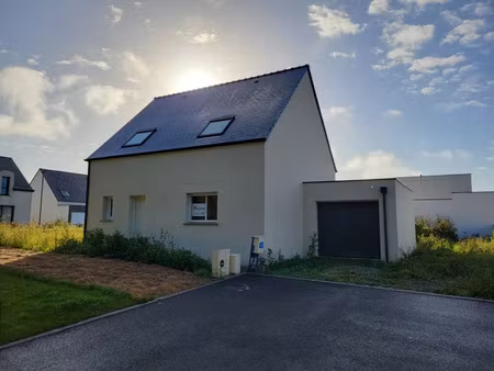 location maison 4 pièces 91 m² à plouhinec (56680)  1 100 €