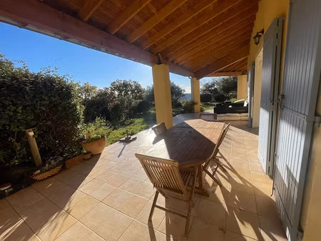location villa 4 pièces 90 m² à malaucène (84340)  915 €