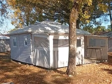 bungalow de camping 25 m² + terrasse 15 m² – démonté prêt à remonter