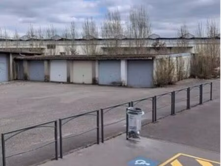 vend 3 garages loué
