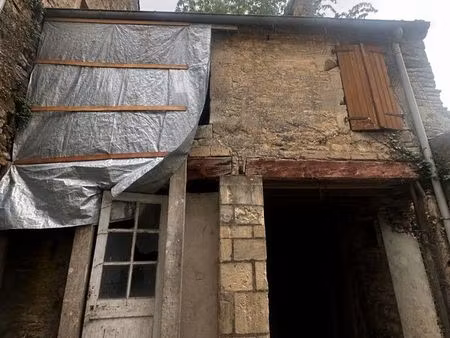 maison à rénover 55 m² – hyper-centre creully – parking privatif