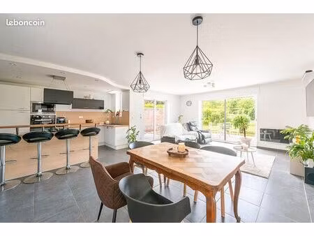 maison 8 pièces 153 m²