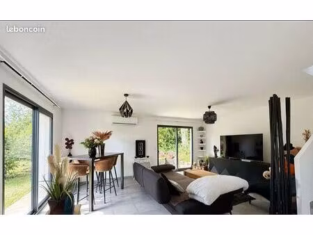 maison spacieuse jardin compris