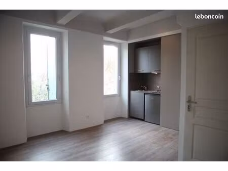 bouc bel air  studio 17 m2 avec petit jardin commun