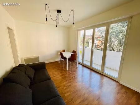 appartement rénové 3 pièces meublé centre ville avec parking