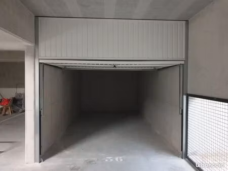 location parking boxé
