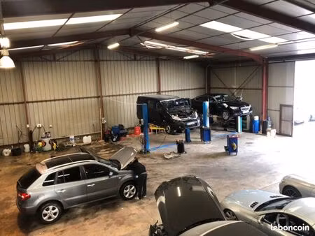 recherche un local pour exercer achat et vente de voiture