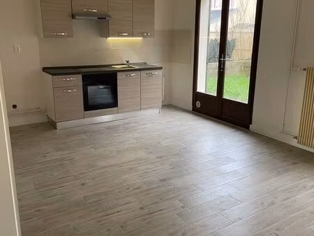maison à louer sur châtellerault lac