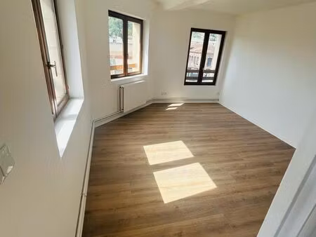 à louer: super 2 pièces 50m2 centre ville