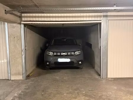 garage - aix en provence centre ville - 18m2