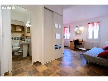 studio 1 pièce 25 m²