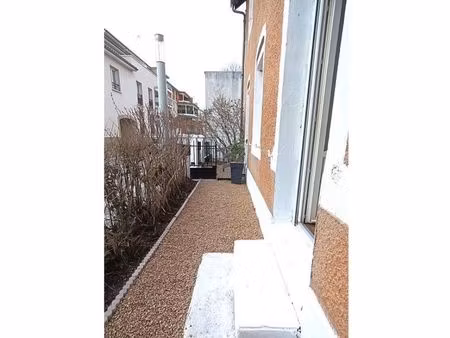 appartement avec petite terrasse