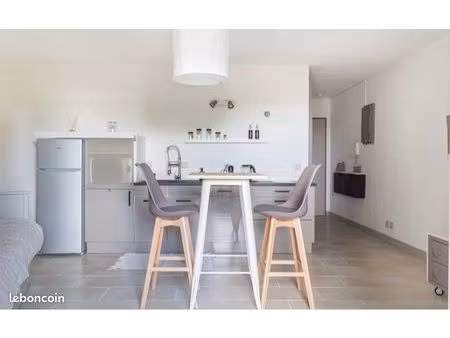 studio meublé 28m2   clim quartier costieres