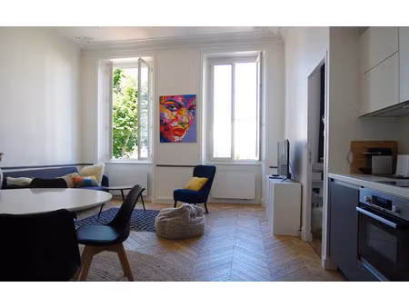 location appartement  44.9 m² t-2 à la rochelle  790 €