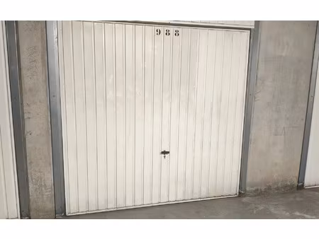 location stationnement  m² t- à villeneuve-loubet  125 €