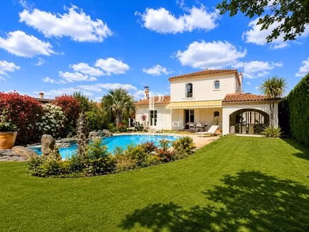maison 8 pièces mérignac piscine  garage  jardin de 850 m²