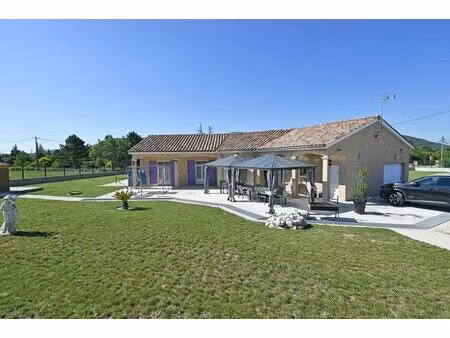 maison de 5 pièces de 119 m² à saint-remèze