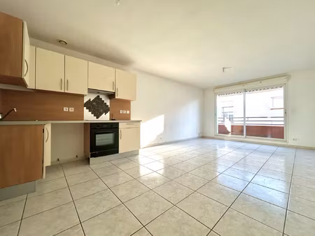 a louer - appartement t2 41m2 secteur haut de saint gaudériq