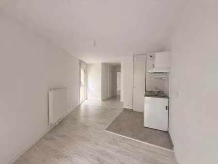 location appartement 2 pièces à nantes (44000) : à louer 2 pièces / 39m² nantes