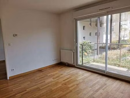 location appartement 2 pièces à nantes île de nantes (44000) : à louer 2 pièces / 38m² nan