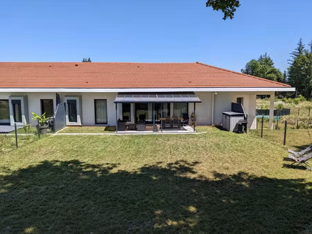 rare !appartement de 81 m² avec terrasse  terrain et 2 places privatives de stationnement