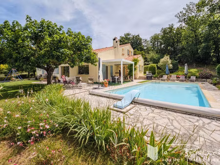 spacieuse maison avec piscine et grand parc arboré dans un cadre verdoyant à puygouzon