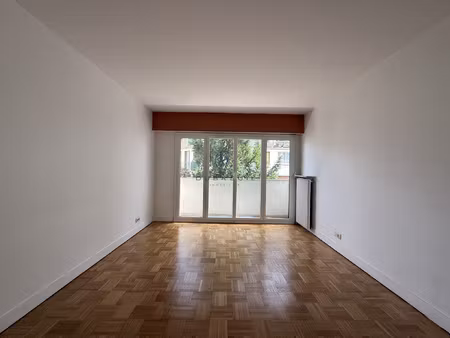 courbevoie proche gare asnieres 2 pieces 44 m2 cave