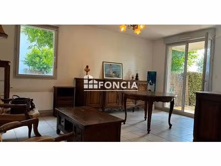 appartement t2 environ 42 m2  secteur pradines