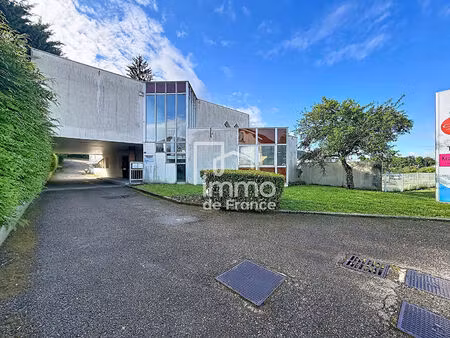 local commercial oyonnax 424.90m2