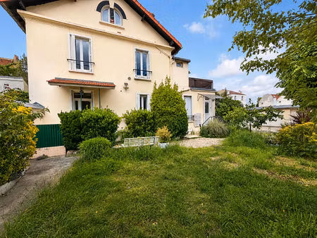 rue jean jaurès gare des vallées duplex avec jardin