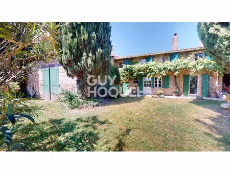 a vendre - maison en pierre avec dépendances à étoile-sur-rhône
