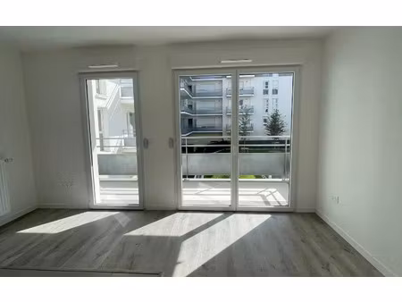 location appartement  m² t-1 à dugny  719 €
