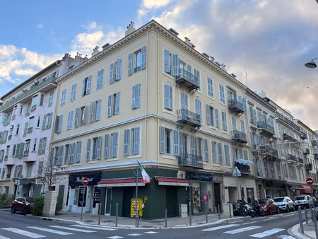 carré d'or - plateau de 7 chambres de 106 m2 vendu loué - id