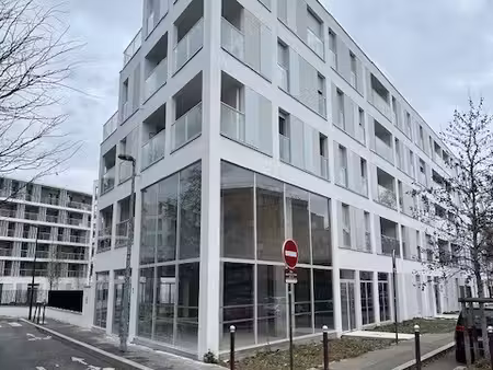 location commerce 251m²