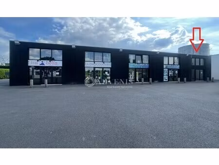 location commerce gemozac 17260 120m²