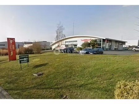 location commerce saintes 17100 590m²