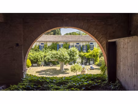 ferme 451 m²