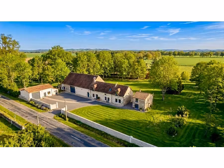 demeure de 193m2 avec 4 chambres et piscine