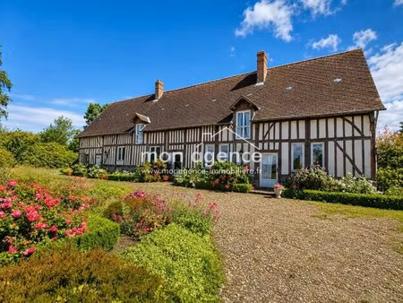 authentique maison normande du xviiᵉ siècle au cœur d'un village d'exception