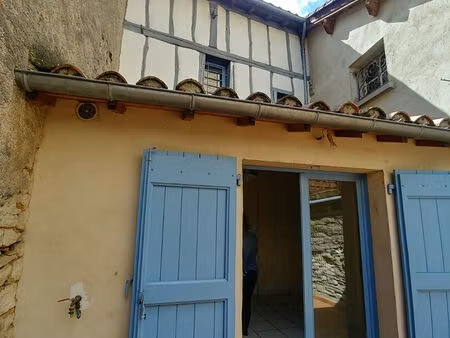 charmante maison de village avec cour et garage