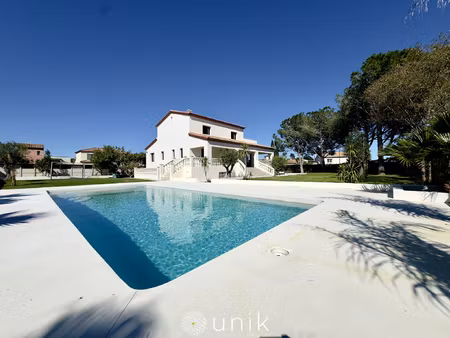 villa d'exception 300m2 habitable / piscine / entre ville et