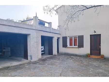 appartement avec terrasse et garage à lamalou les bains