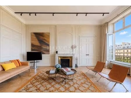 appartement de 8 pièces - 400 m² + studio + parking
