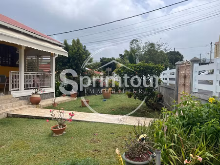 basse-terre maison t4 clé en main avec 2 logements indépenda