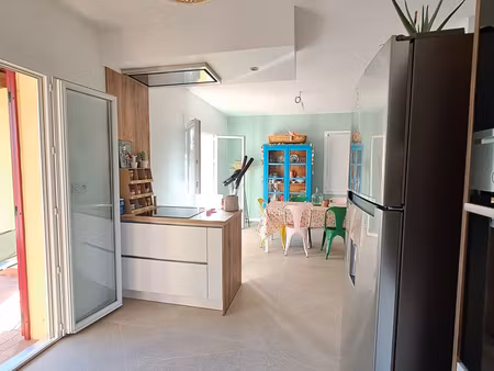 villa en bel état remarquablement située