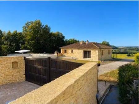 maison de campagne avec piscine et jardin