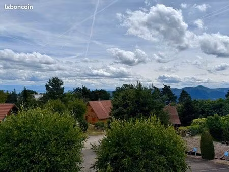 à louer – très beau t2 meublé avec vue panoramique – les trois-épis